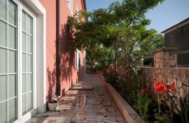 Apartments Adrian Murter Exterior